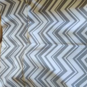 LuLaRoe 2x Cassie skirt gray and white